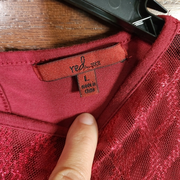 Red Fitted Ribbed Red Blouse - Picture 2 of 3